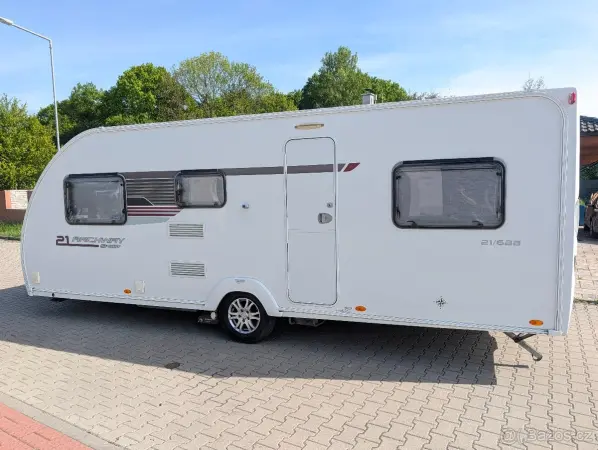 Swift Archway 580 (2015) – Anglický karavan pro 7 osob - Swift 2015
