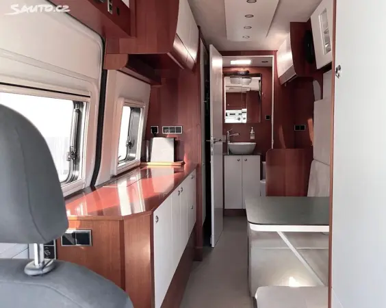 Volkswagen Crafter Albatros Van (2020) – 177 HP, Automat, Vzduchový podvozek a luxusní výbava - fotografie 10