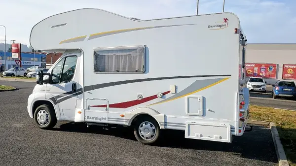 Fiat Ducato / Sunlight, alkovna pro 6 osob, tažné, markýza - fotografie 6