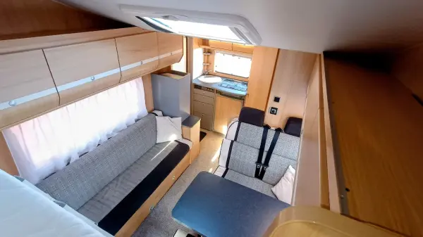 Fiat Ducato / Sunlight, alkovna pro 6 osob, tažné, markýza - fotografie 9