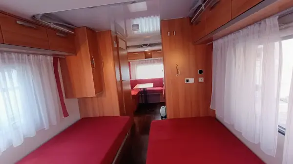 HYMER Feeling 470, automatický MOVER, soběstačný - fotografie 8