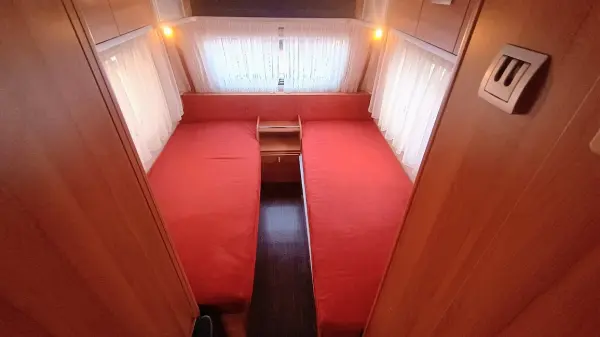 HYMER Feeling 470, automatický MOVER, soběstačný - fotografie 9