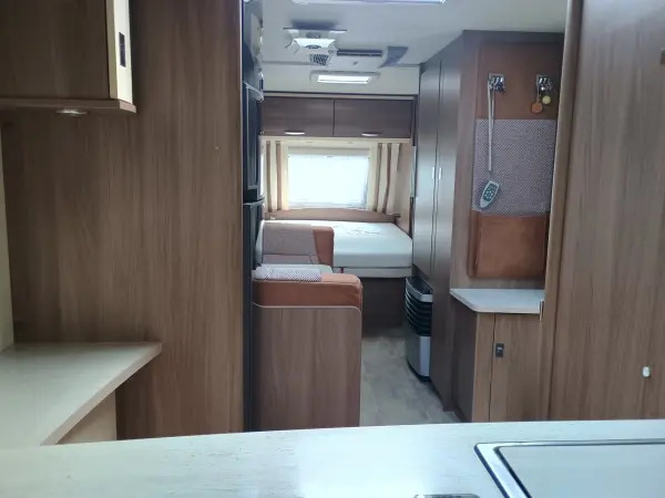 Būrstner Averso Top 545 TS luxusní karavan s klimatizací - Nyní SLEVA !!! - fotografie 5