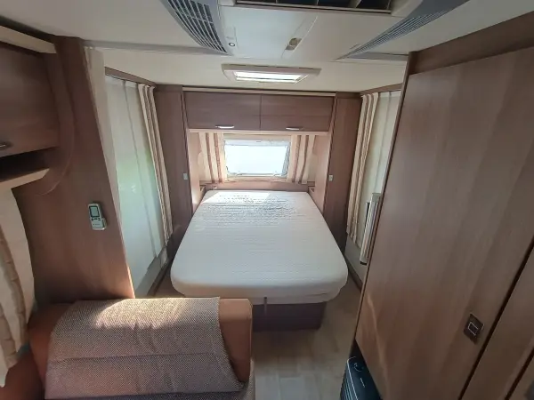 Būrstner Averso Top 545 TS luxusní karavan s klimatizací - Nyní SLEVA !!! - fotografie 8