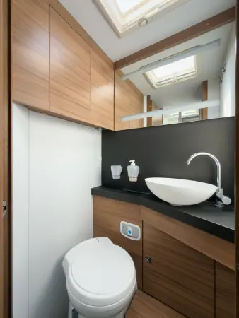 Adria Coral XL Axess 670 SL - fotografie 12