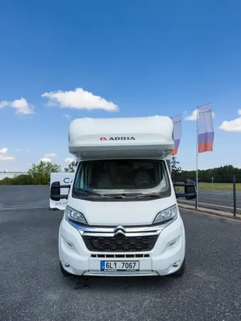 Adria Coral XL Axess 670 SL - fotografie 3