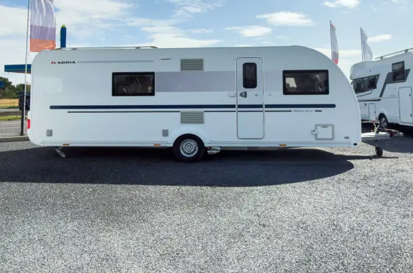 Adria Alpina 663 UK - fotografie 2