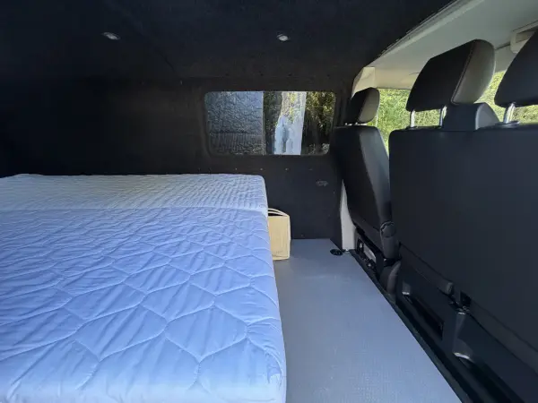 Volkswagen Transporter T6 - long, DSG, 110kW - obytná vestavba - fotografie 12
