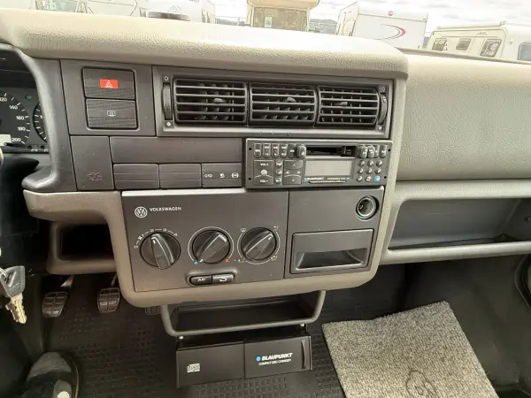 VW T4 Carthago - 2.5 TDi - fotografie 18