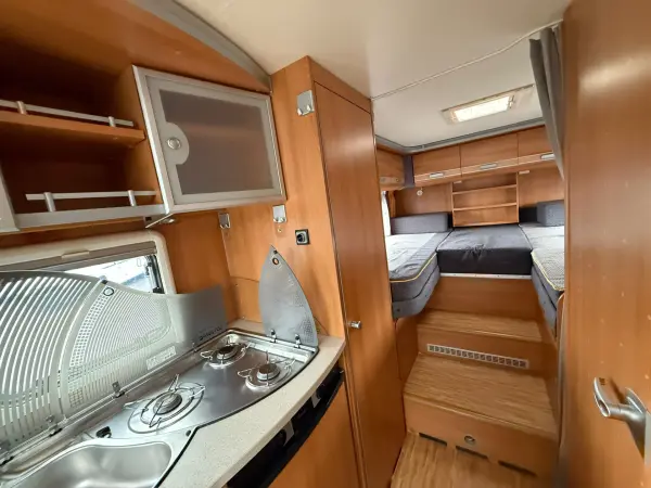 Dethleffs Advantage, 3.0 jtd, 4 osoby, Truma, podélné postele - fotografie 14