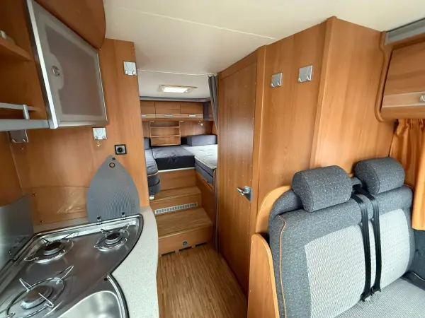 Dethleffs Advantage, 3.0 jtd, 4 osoby, Truma, podélné postele - fotografie 15