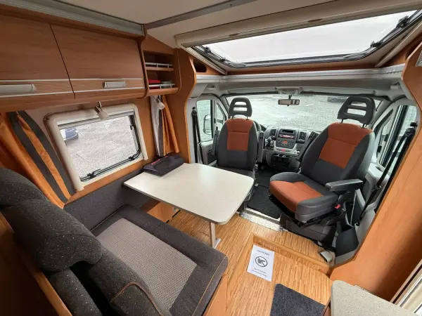 Dethleffs Advantage, 3.0 jtd, 4 osoby, Truma, podélné postele - fotografie 16
