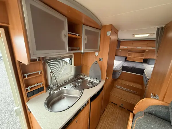 Dethleffs Advantage, 3.0 jtd, 4 osoby, Truma, podélné postele - fotografie 17