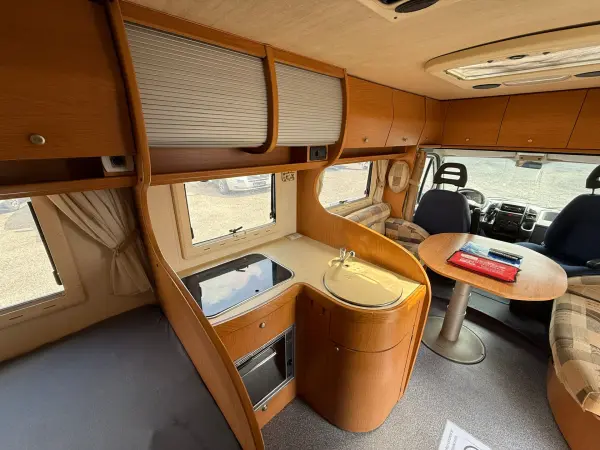 Laika Ecovip 6.1, 2x klimatizace, držák na 4 kola - fotografie 7