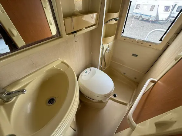 Laika Ecovip 6.1, 2x klimatizace, držák na 4 kola - fotografie 9