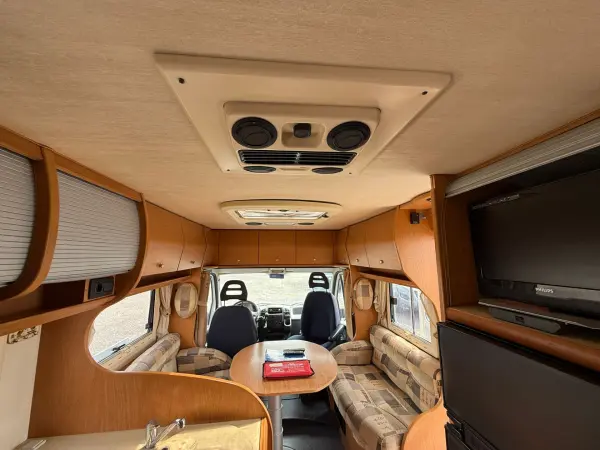 Laika Ecovip 6.1, 2x klimatizace, držák na 4 kola - fotografie 20
