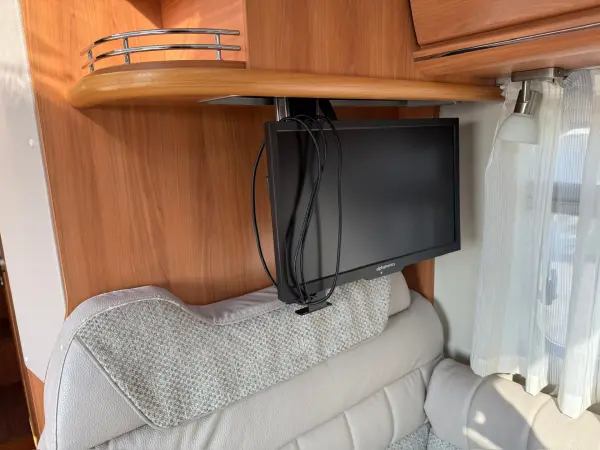 Hymer 580 MLT, automat, 2x klimatizace, markýza, satelit - fotografie 9