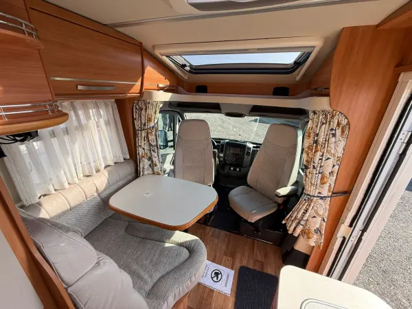 Hymer 580 MLT, automat, 2x klimatizace, markýza, satelit - fotografie 12