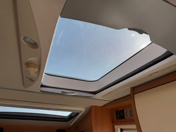 Hymer 580 MLT, automat, 2x klimatizace, markýza, satelit - fotografie 16