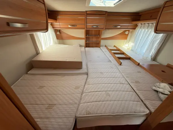 Hymer 580 MLT, automat, 2x klimatizace, markýza, satelit - fotografie 19