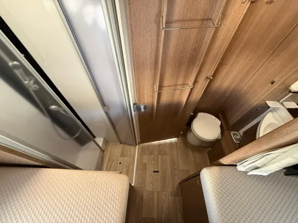 Dethleffs Trend T 7057 EB, 2018, 4 osoby, markýza, Truma, couvací kamera - fotografie 20