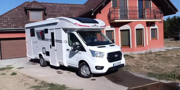 Autokaravan Roller Team Ford 2/2025 9332km - Roller Team 2025