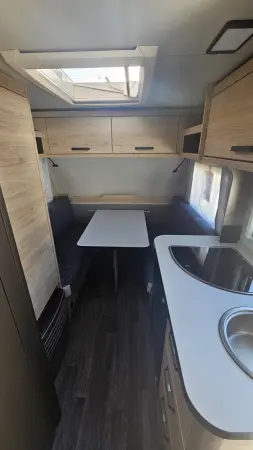 Weinsberg CaraOne 400 LK (3-poschodová posteľ) - fotografie 12